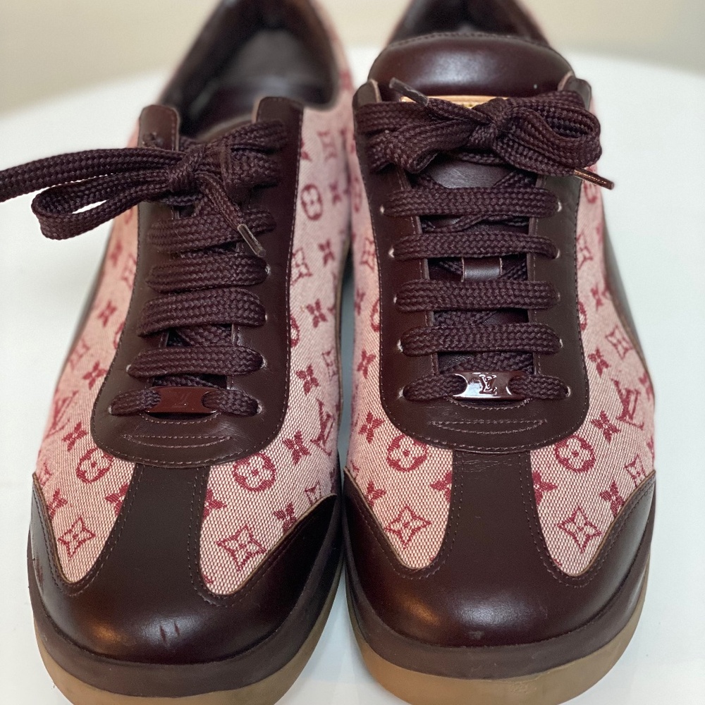 Authentic Louis Vuitton Monogram Sneakers Great Condition